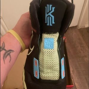 Kyrie Irving Nikes size 13